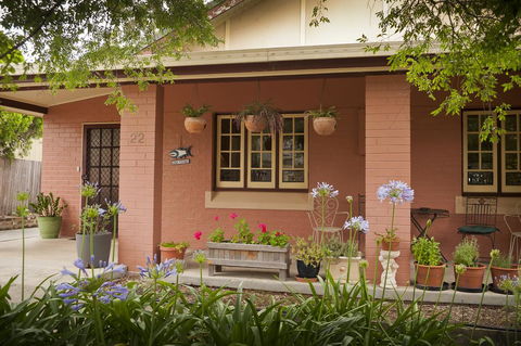 Taree Apartment - Australian Directory 1