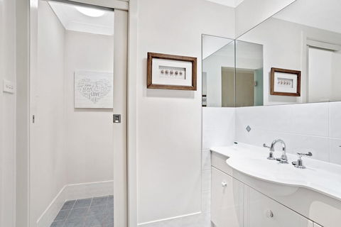 Tareebin Road, 2/26 - Australian Directory 1