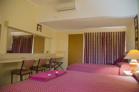 Tarra Motel - Australian Directory 3