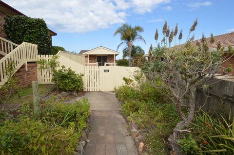 Telopea Cottage - Australian Directory 1