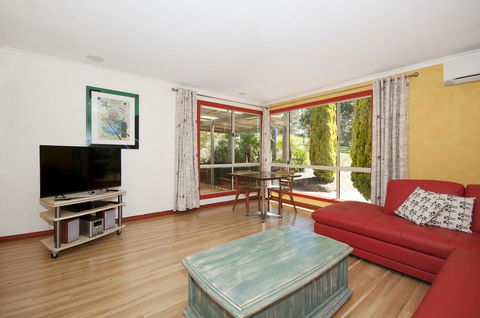 Tennessee Hill Cottage - Australian Directory 3