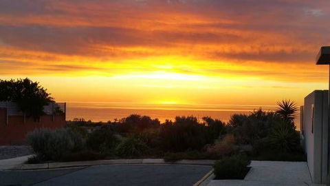 Tennyson View - Australian Directory 1