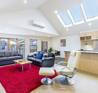 Tennysons On Sackville - Australian Directory