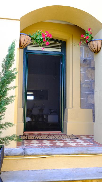 The 'Cloisters' Apartment At Albert Hall - Australian Directory 3