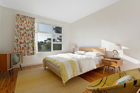 The 50's Beach House - Australian Directory 3