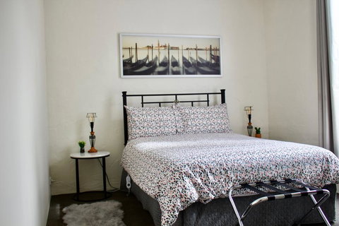 The Apartment - Moyston - Australian Directory 1