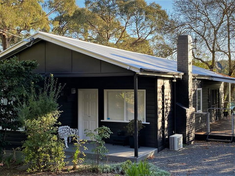 The Apple Tree - Australian Directory 0