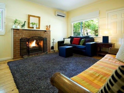 The Apple Tree - Australian Directory 3