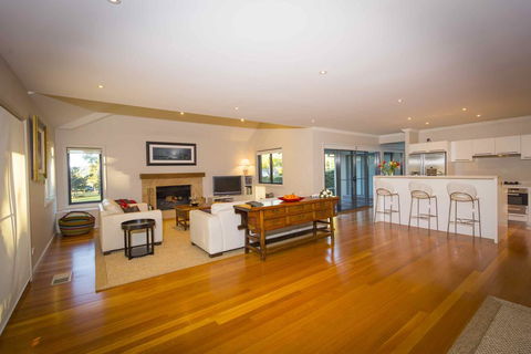 The Arthouse - Australian Directory 1