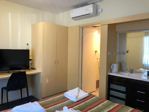 The Astor Suites - Australian Directory 1