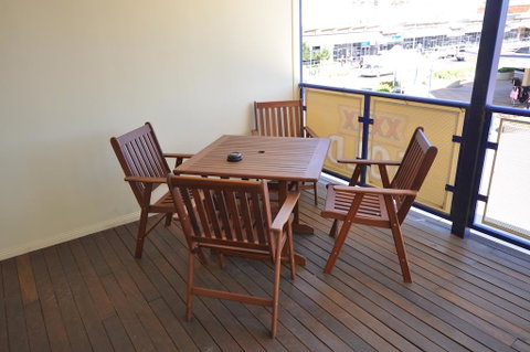 The Australian Hotel Motel - Australian Directory 0