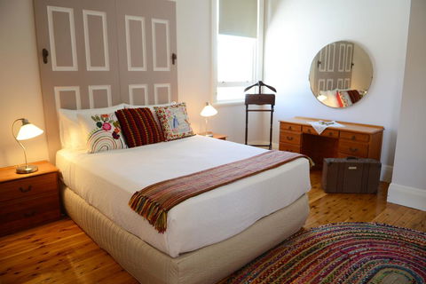 The Bank B&B West Wyalong - Australian Directory 1