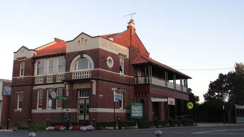 The Bank B&B West Wyalong - Australian Directory 0