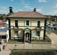 The Bank Guesthouse Glen Innes - Australian Directory