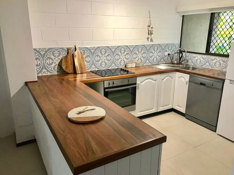 The Barefoot Beach Cottage - Australian Directory 1