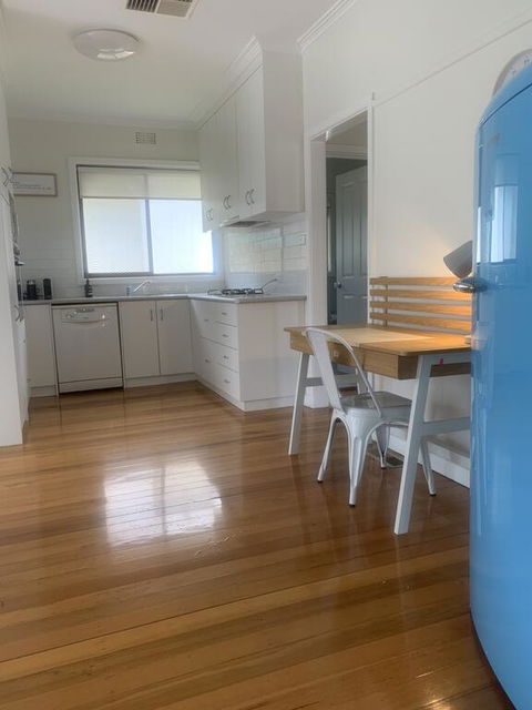 The Batch On Benyon , Fresh And Cute As A Button - Australian Directory 2