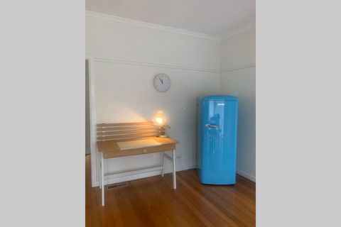 The Batch On Benyon , Fresh And Cute As A Button - Australian Directory 1
