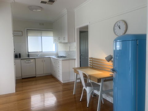 The Batch On Benyon , Fresh And Cute As A Button - Australian Directory 0
