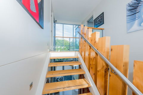 The Bay - Australian Directory 3