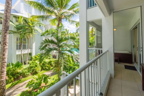The Beach Club  -  Luxury Private Apartments - Australian Directory 2
