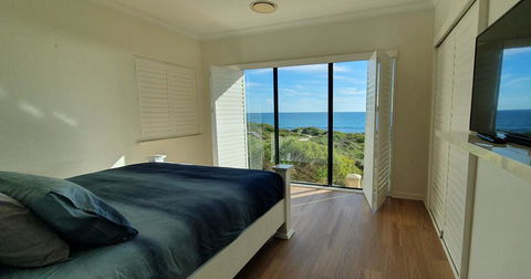 The Beach House - Port Bouvard - Australian Directory 2