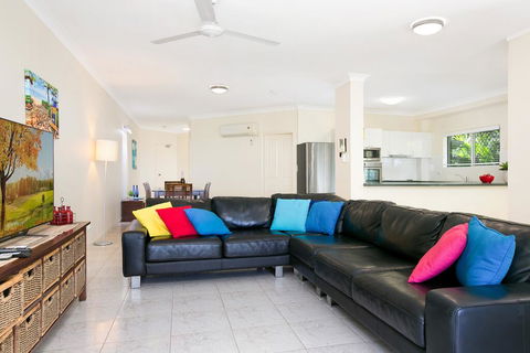 The Beach House 3BR Waterfront Apartment, Own WIFI - Australian Directory 3