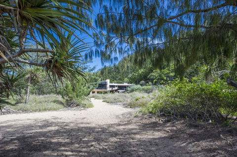 The Beach House At Arthur Bay - Australian Directory 3