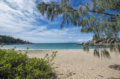 The Beach House At Arthur Bay - Australian Directory 1