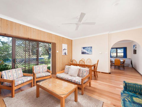 The Beach Shack At Nelson Bay - Australian Directory 3