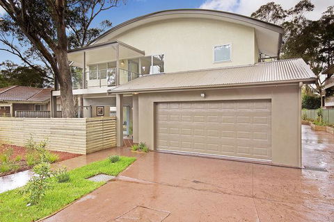 The Beach Townhouse - Australian Directory 1