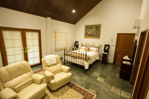 The Block Vista B&B - Australian Directory 1