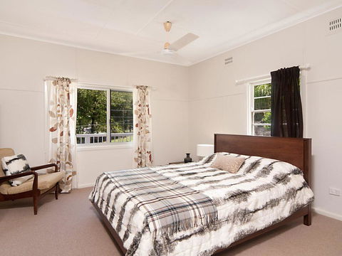 The Blue House - Flat Walk To River And Beach - Australian Directory 1