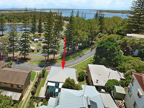 The Blue House - Flat Walk To River And Beach - Australian Directory 0