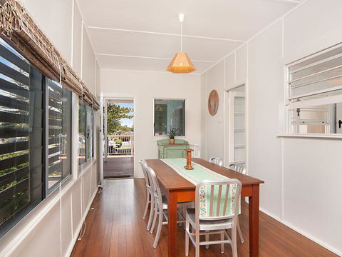 The Blue House - Flat Walk To River And Beach - Australian Directory 3