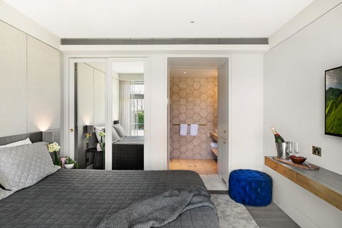 The Bowral Hotel - Australian Directory 0