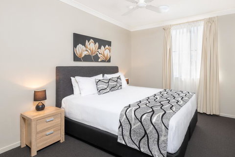 The Brighton Apartments - Australian Directory 1