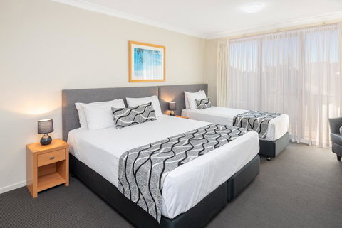 The Brighton Apartments - Australian Directory 3