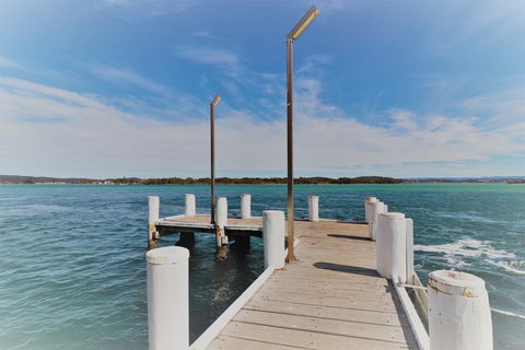 The Broken Oar - Australian Directory 2