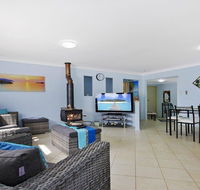 The Burra Break - 3 minute walk to beach access - Australian Directory