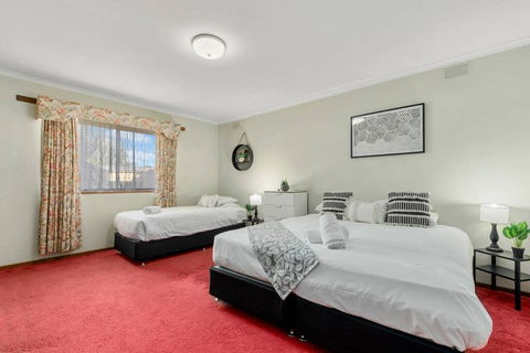 The Calzburg Guest Home - Australian Directory 0