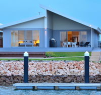 The Carnarvon Luxury Canal Home - Australian Directory