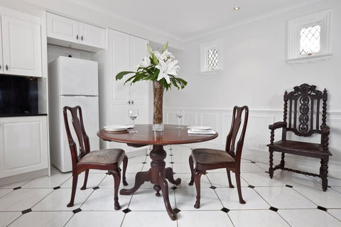 The Castle On Tamborine - Australian Directory 2
