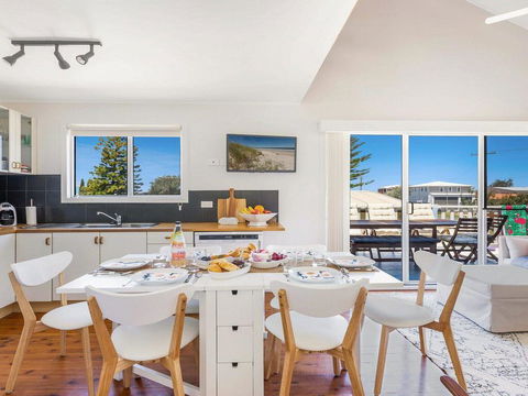 The Chalet At Callala Beach - Beach House Character - Australian Directory 3