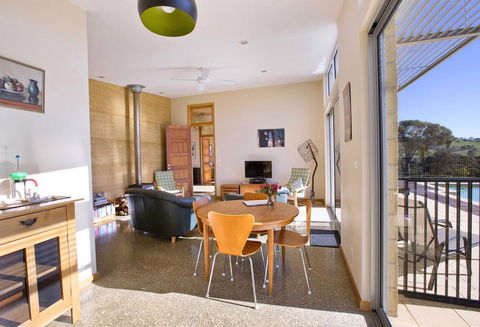 The Chocolate Lily Bed & Breakfast - Australian Directory 1