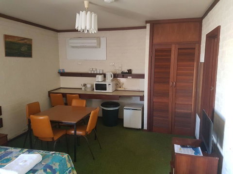 The Club Hotel - Australian Directory 2