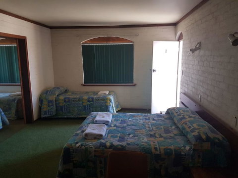 The Club Hotel - Australian Directory 3