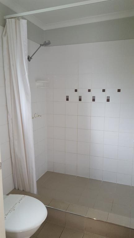 The Commercial Hotel Motel - Australian Directory 3