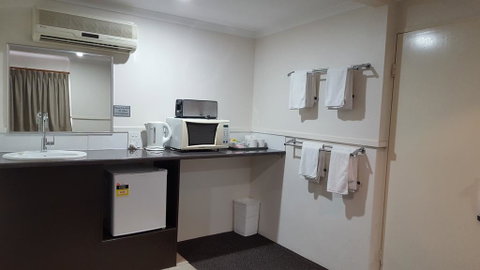 The Commercial Hotel Motel - Australian Directory 1