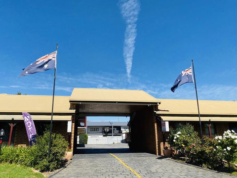 The Cottage Motor Inn Albury - Australian Directory 2