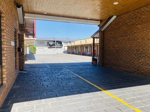 The Cottage Motor Inn Albury - Australian Directory 1